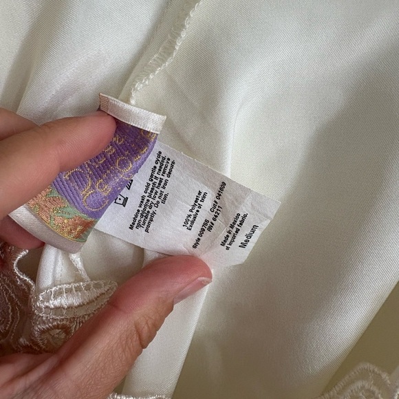 Vintage Cream Slip with Floral Lace - Size Medium - Picture 6 of 8